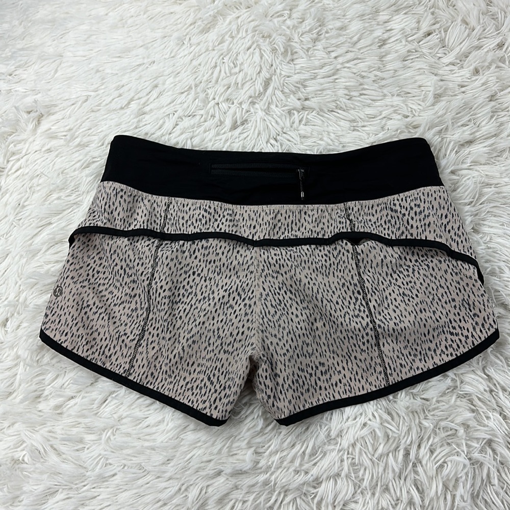 Lululemon Run: Speed Short *4-way Stretch Dottie Dash Grain Black / Black - Picture 3 of 5